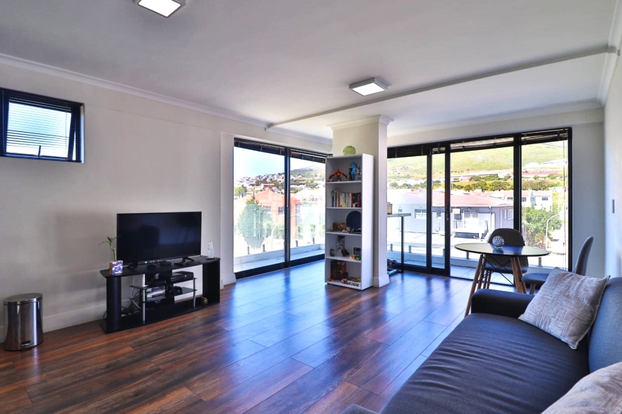 2 Bedroom Property for Sale in Zonnebloem Western Cape